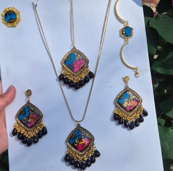 Blue & Pink Calligraphy Jhumkay with Pendant Set